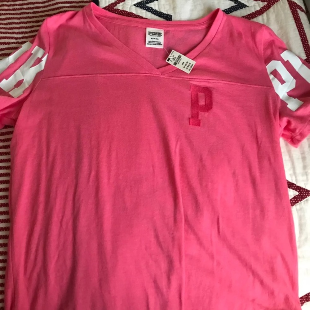 Vs pink shirt
